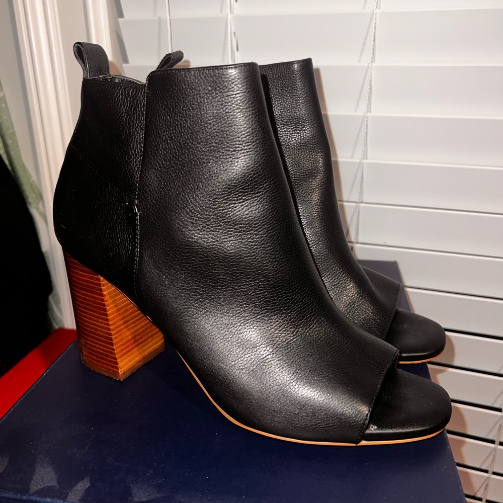 Cole Haan Chandra Peep-Toe Bootie- Black, size 10 M